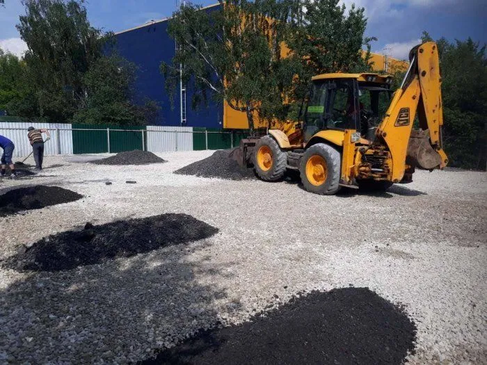 Укладка асфальтовой крошки в Пересвете | Дорожно-строительная компания ФОРА | dorogniki.ru